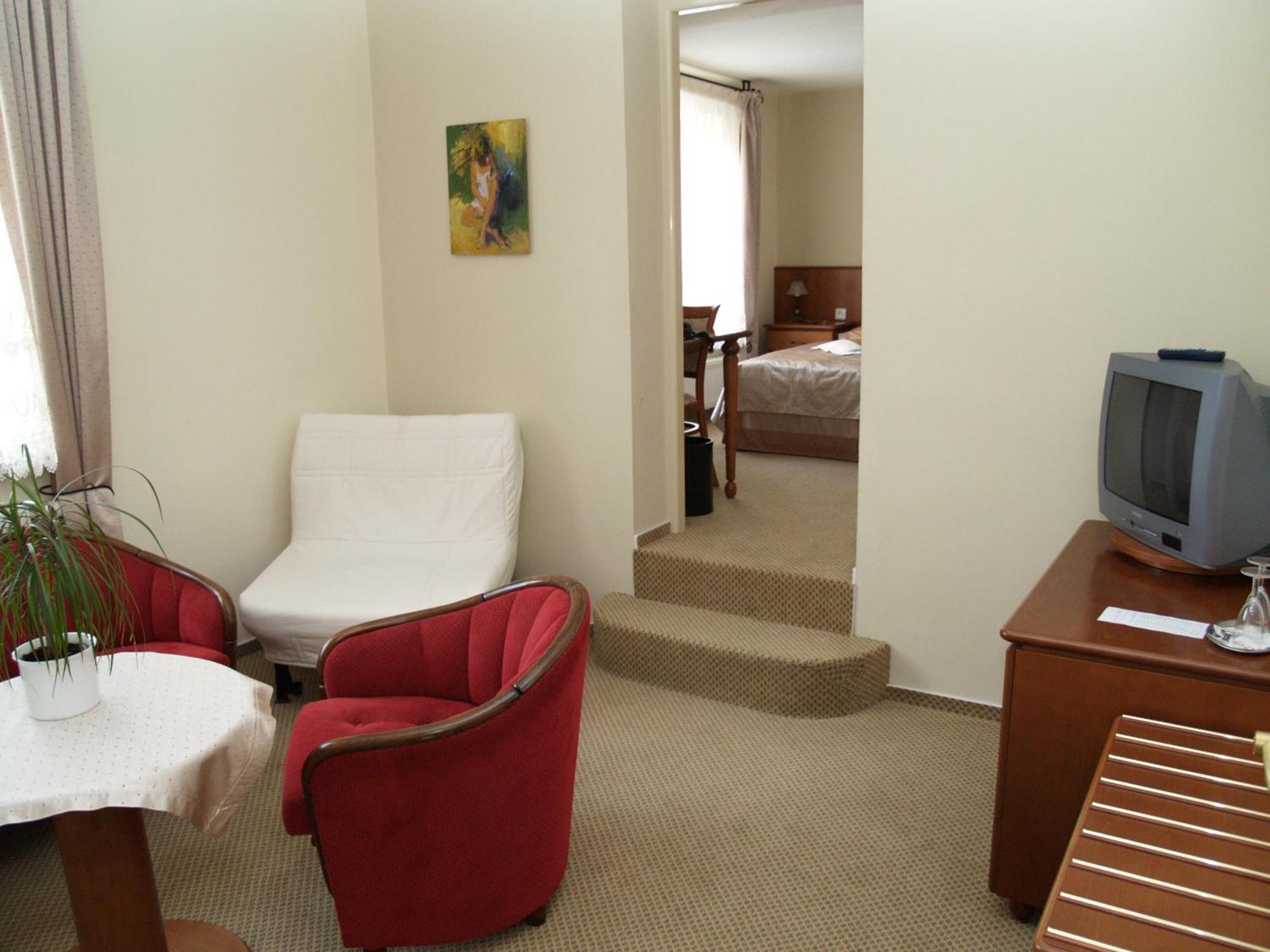 Park Hotel Tartuf Beladice エクステリア 写真