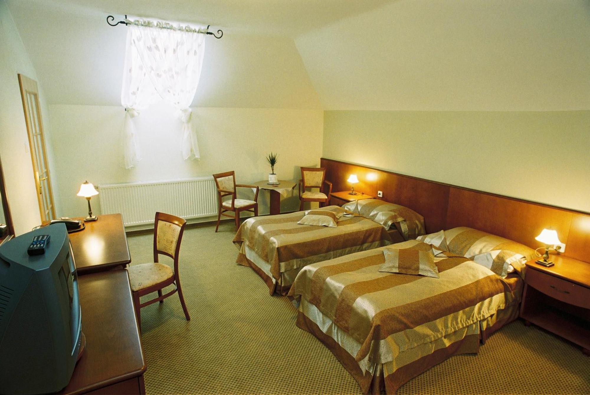 Park Hotel Tartuf Beladice エクステリア 写真