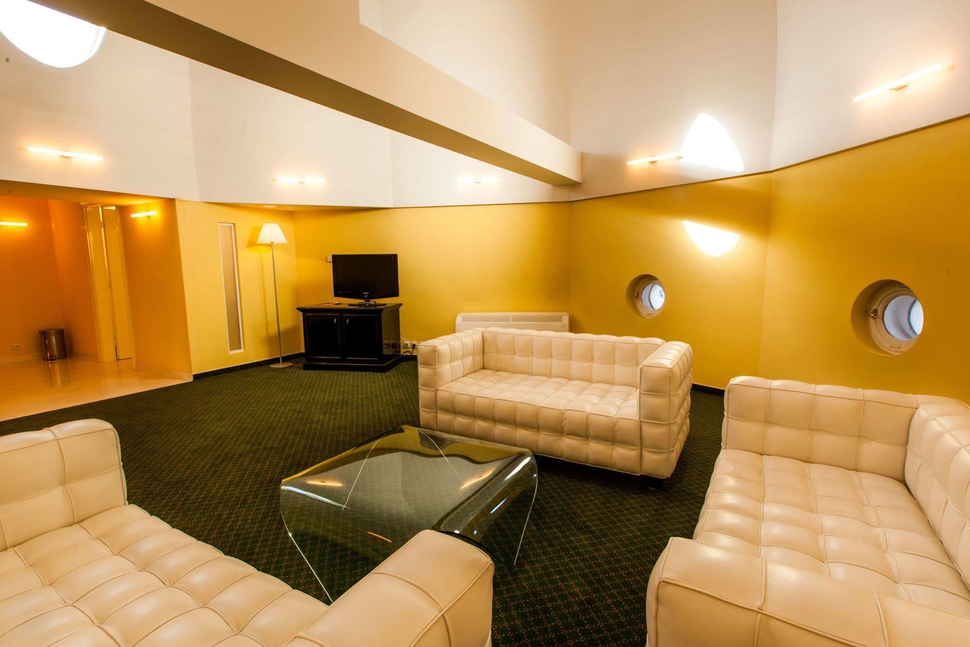 Park Hotel Tartuf Beladice エクステリア 写真